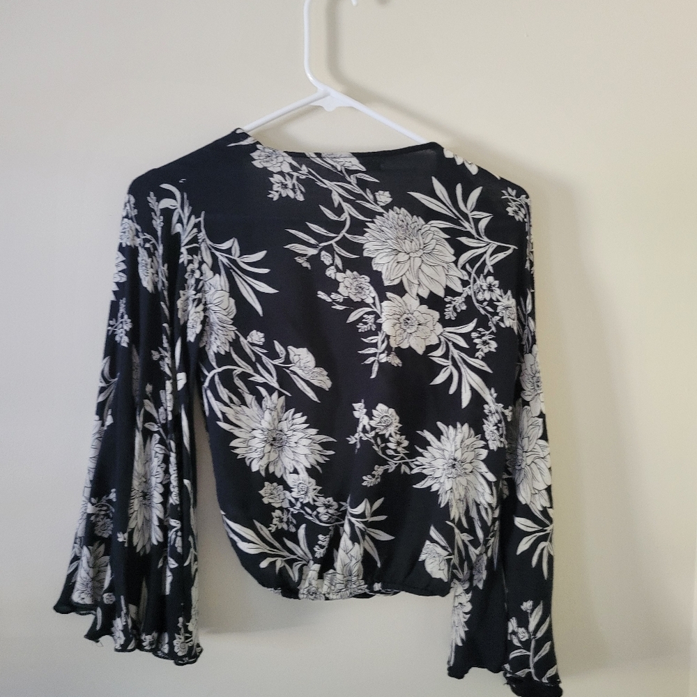 Amuse Society Black & White Floral Top - Picture 5 of 6